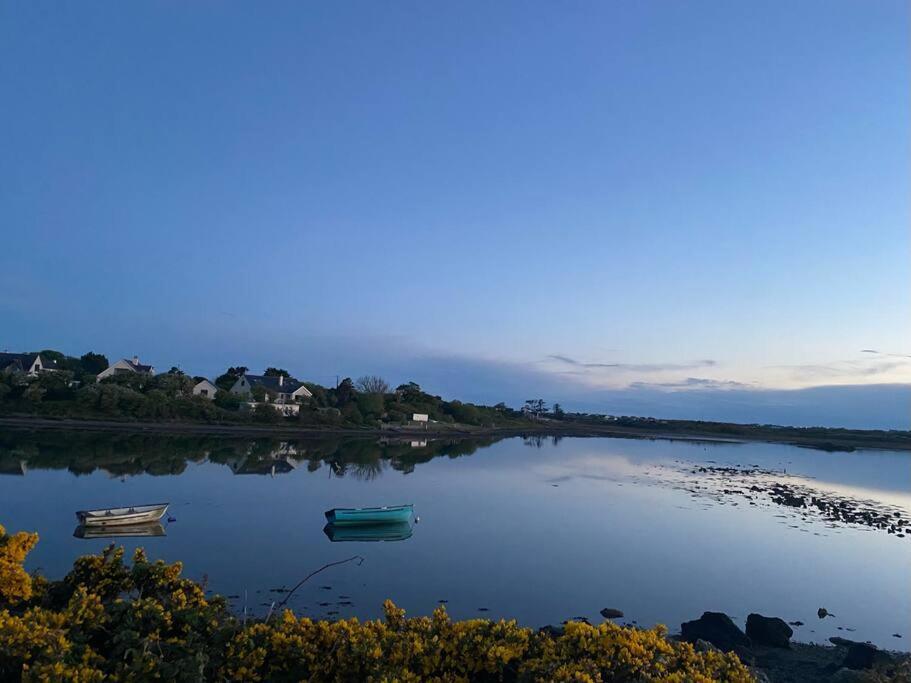 Entire Guest Suite In Four Mile Bridge, Rhoscolyn Valley Exterior foto